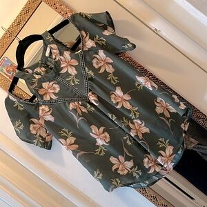 Sienna Sky cold shoulder green & pink floral blouse XS